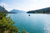 Walchensee - Er ist sieben Kilometer lang und fünf Kilometer breit. Eine Fahrrad-Umrundung ist gut machbar, es sind circa 28 Kilometer. Der See ist überall frei zugänglich. • © alpintreff.de - Christian Schön